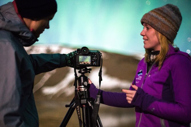 Northern Lights Minibus Tour with Hot Cocoa, Blankets & Photos - Timing your booking around Iceland’s weather