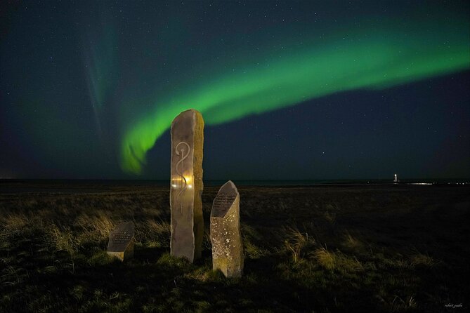 Northern Lights Small-Group Tour with Hot Chocolate & Photos - Who should book this tour