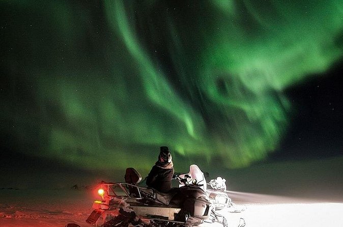 Northern Lights Snowmobile Hunt - Who will enjoy this outing most?