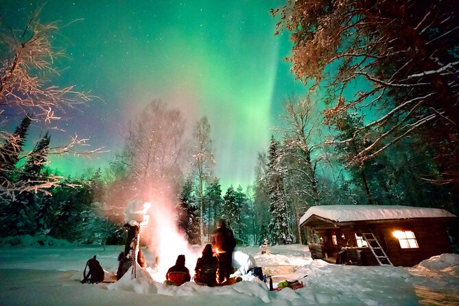 Northern Lights Tour in Atmospheric Cottage - Entering a Finnish cottage from another century