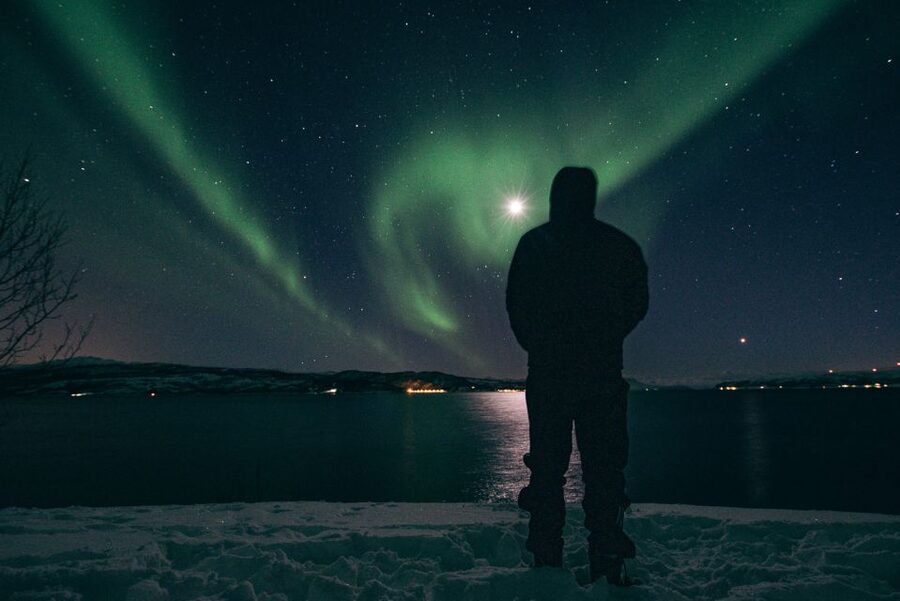Northern lights Tromsø - small group tour with local guide - Chasing clearer skies toward the Finnish border