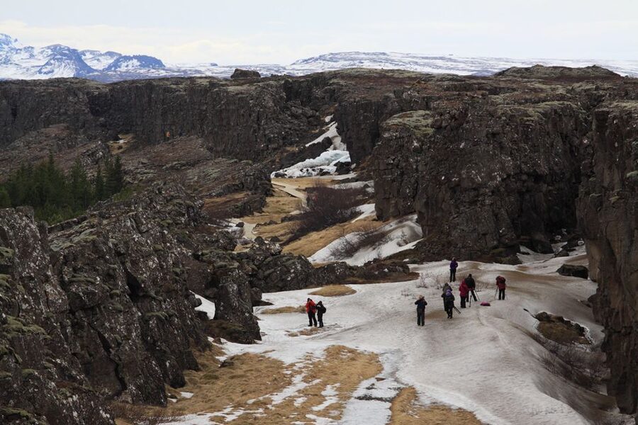 Reykjavik: Golden Circle & Northern Lights 4x4 Tour - Clothing, walking, and practical details