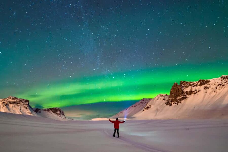 Reykjavik: Northern Lights by 4x4 with Photos & Hot Cocoa - Booking details that affect your decision