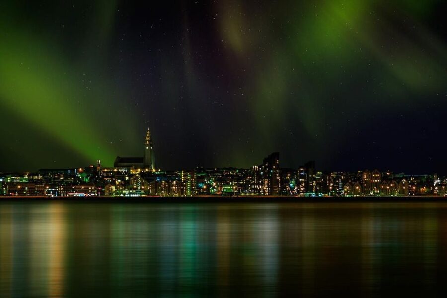 Reykjavik: Northern Lights Motor Yacht Cruise - Drinks, blankets, and the practical comfort level