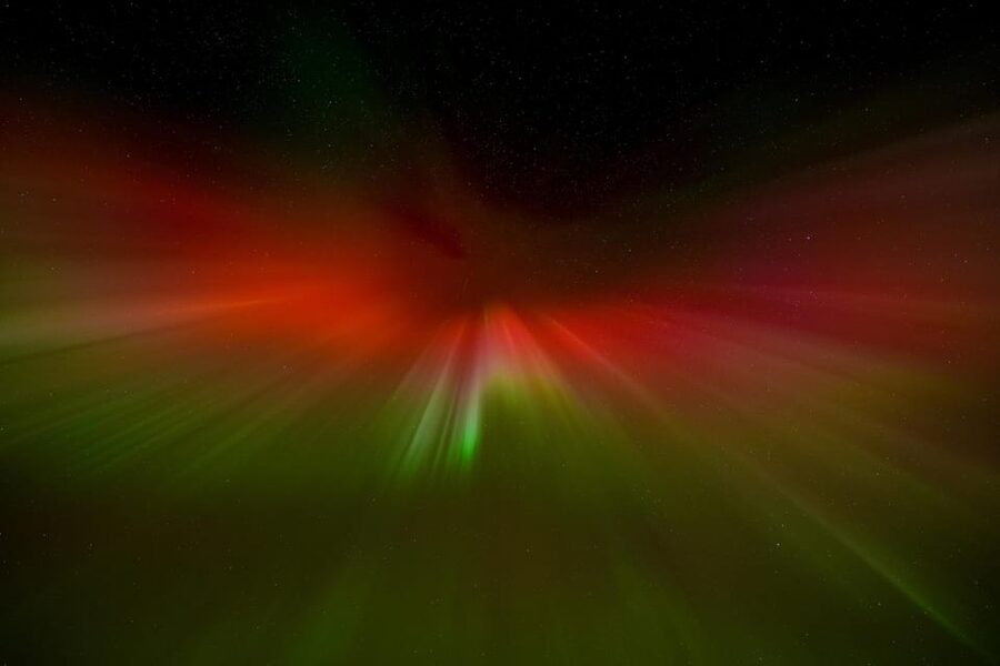 Reykjavik: Northern Lights Tour with Private Photographer - Who should book this experience