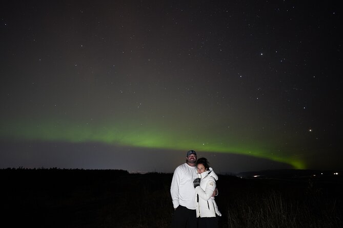 Reykjavik Northern Lights Tour with Pro Aurora Photos Small Group - Cocoa, cookies, and the practical side of waiting