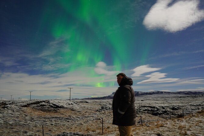 Reykjavik Northern Lights Tour with Pro Aurora Photos Small Group - Who should choose this tour?