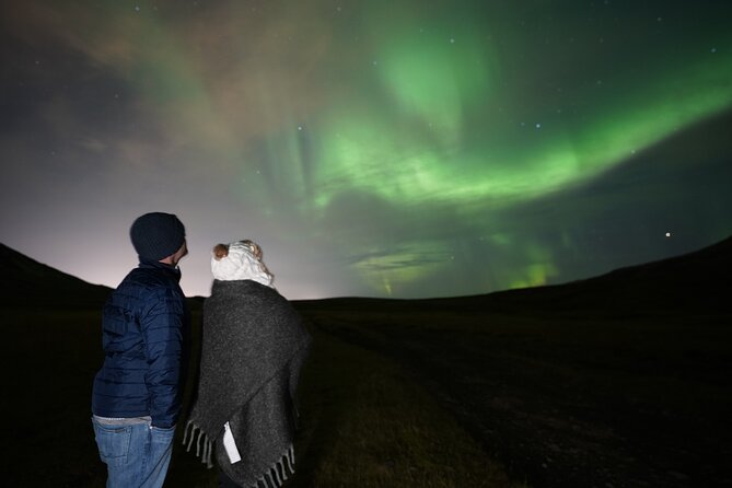 Reykjavik Northern Lights Tour with Pro Aurora Photos Small Group - What happens on the road from Reykjavik