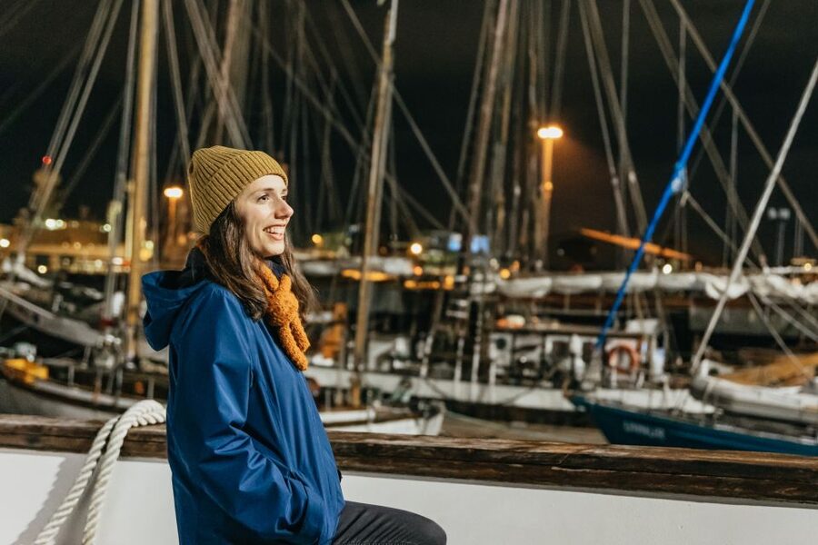 Reykjavik: Northern Lights Yacht Tour - The first 30 minutes through Faxaflói Bay
