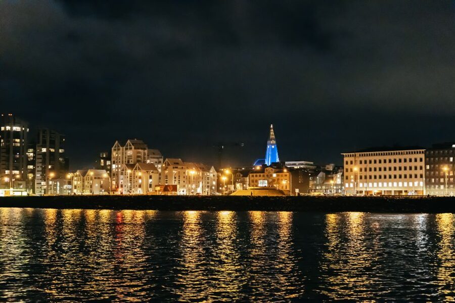 Reykjavik: Northern Lights Yacht Tour - The bar, lounge, blankets, and cold-weather reality