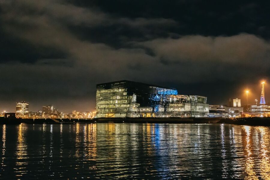 Reykjavik: Northern Lights Yacht Tour - What the two-hour itinerary really gives you