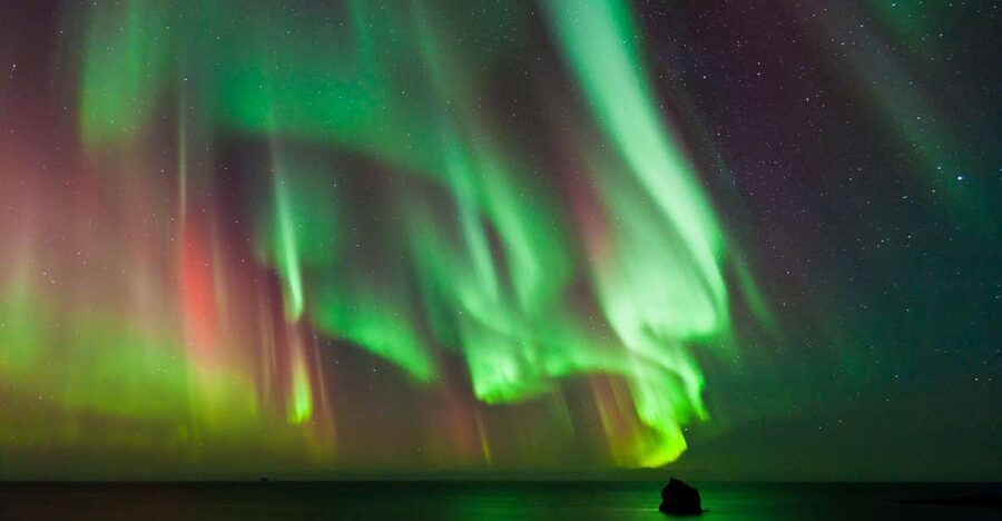 Reykjavik: Premium Northern Lights Tour with Free Photos - Key points at a glance