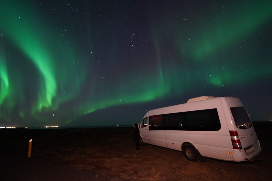 Reykjavik: Premium Northern Lights Tour with Free Photos - A four-hour night with local guides