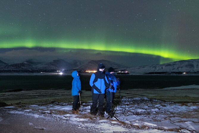 Reykjavik Private Northern Lights Tour with Pro Photographer - What makes this different from a standard bus hunt