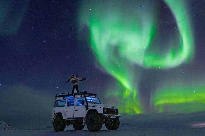 Reykjavik Private Northern Lights Tour with Pro Photographer - Why the private format matters after dark