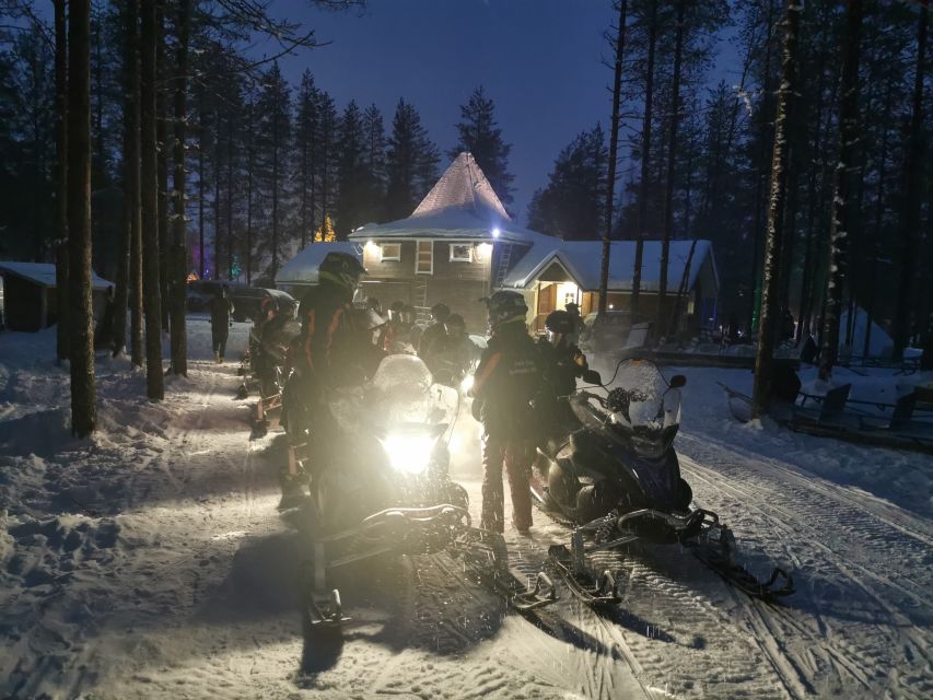 Rovaniemi: Aurora Borealis Snowmobile Safari with Campfire - Searching for Northern Lights on a frozen lake