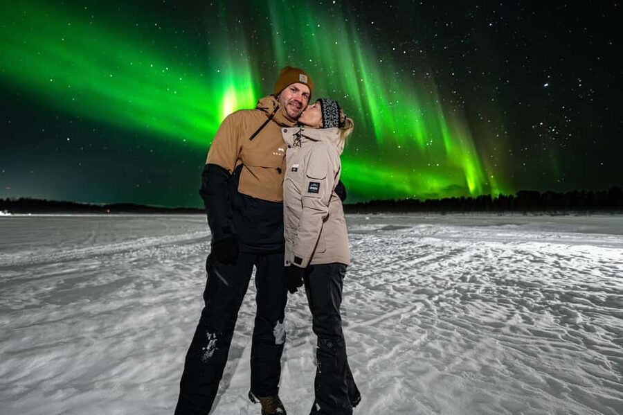 Rovaniemi: Aurora Hunt - Free Photos, 100% Guaranteed Refund - Warm drinks, snacks, and surviving the cold