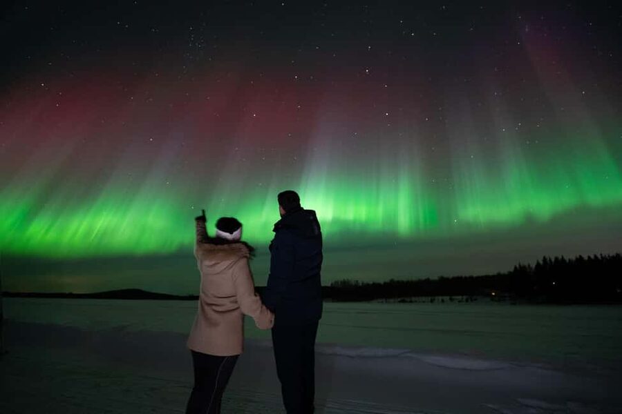 Rovaniemi: Aurora Hunt - Free Photos, 100% Guaranteed Refund - Starting in central Rovaniemi
