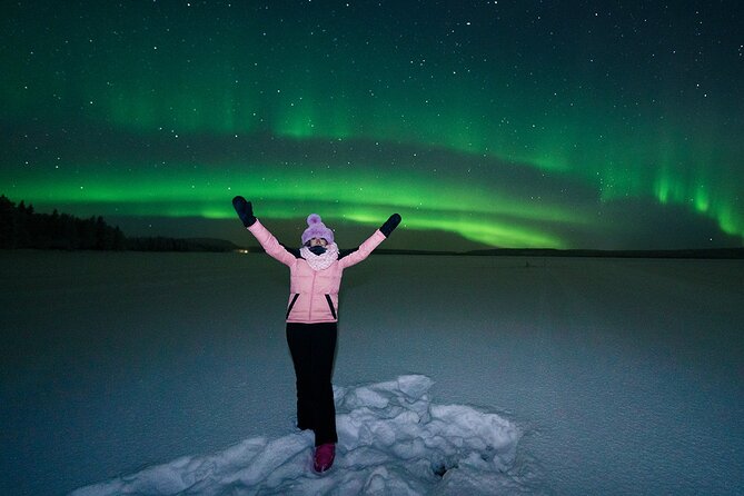Rovaniemi: Aurora Hunt with Photograph & money back guarantee - Group size needs a quick check