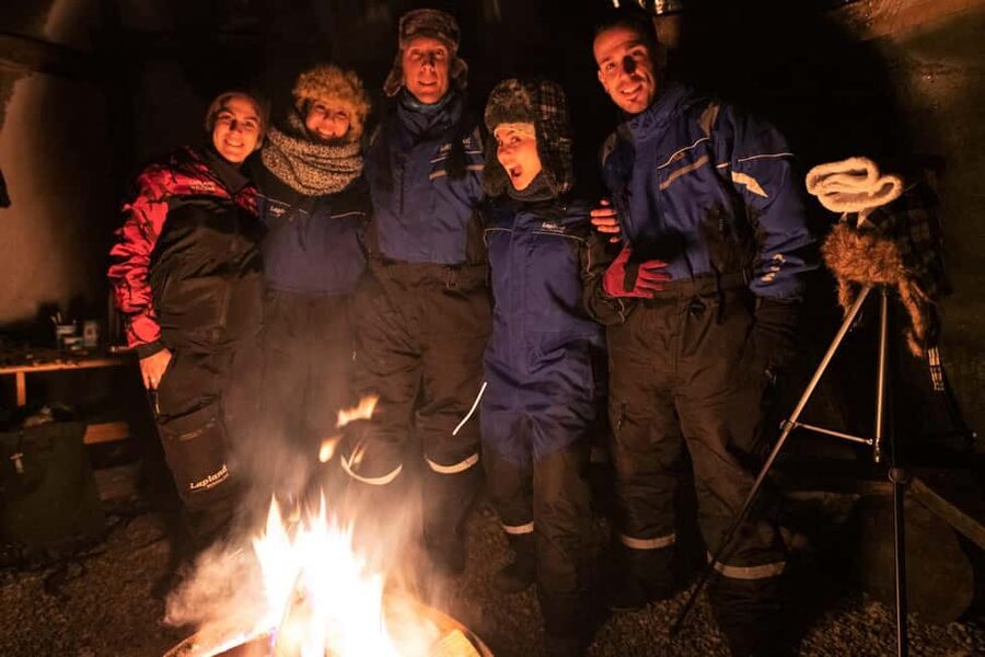 Rovaniemi: Auroras Northern Lights Trip - guaranteed lights - How the food and shelter affect the value