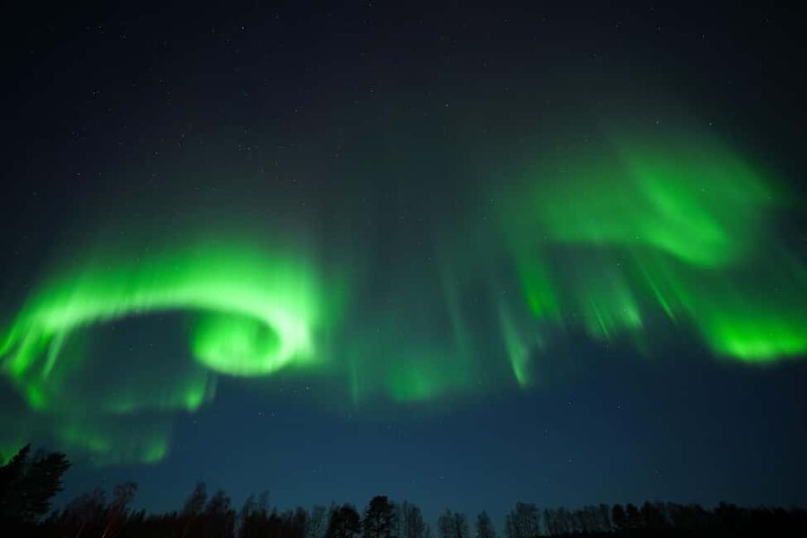Rovaniemi: Coffee under Northern Lights & Professional Photo - Who should book this aurora chase