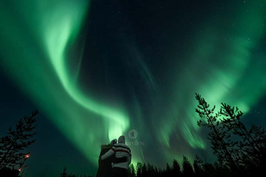 Rovaniemi: Genuine Aurora Hunting with Unlimited Pro Photos - Weather policies and the limits of a success rate