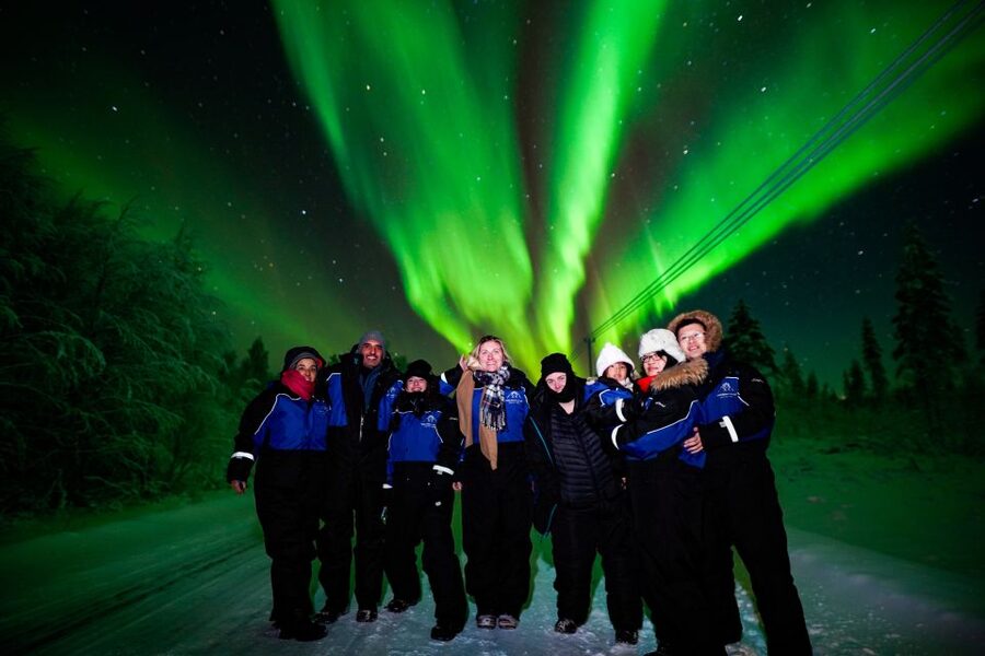 Rovaniemi: Guaranteed Northern Lights Hunting Adventure - How the small group changes the night