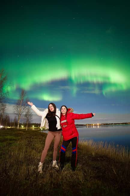 Rovaniemi: Guaranteed Northern Lights & Photography Tour - Warm drinks, snacks, and the reality of Arctic waiting