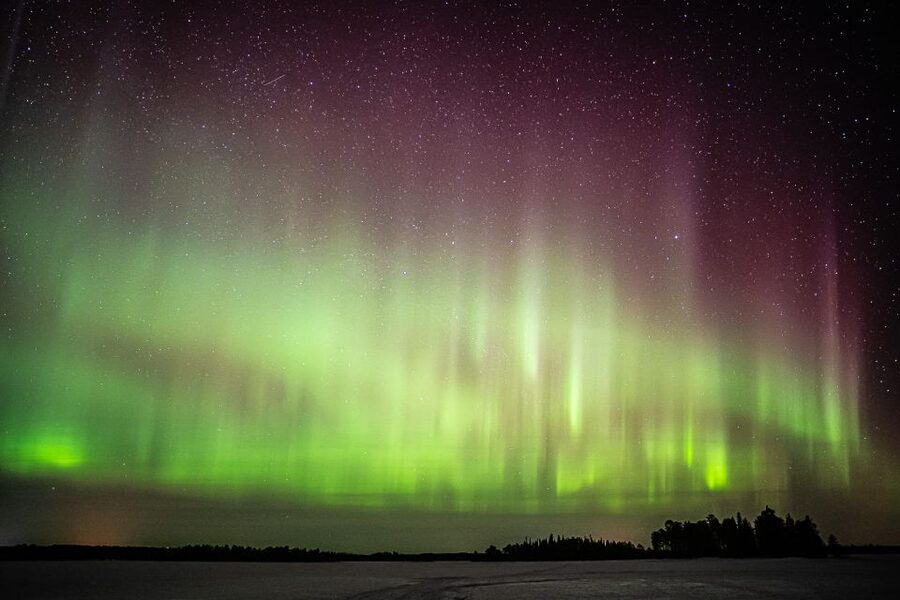 Rovaniemi: Guaranteed Ultimate Aurora Hunt with Photographer - Waiting under the Arctic sky