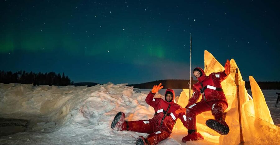 Rovaniemi: Ice Floating in Forest Lake with Aurora Borealis - Photos, hot drinks, and the return to town