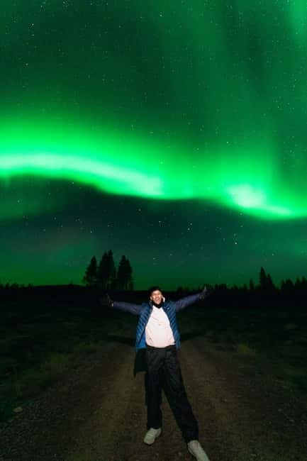 Rovaniemi: Northern Lights Group Tour with Guaranteed View - Second stop: a better chance and better pictures