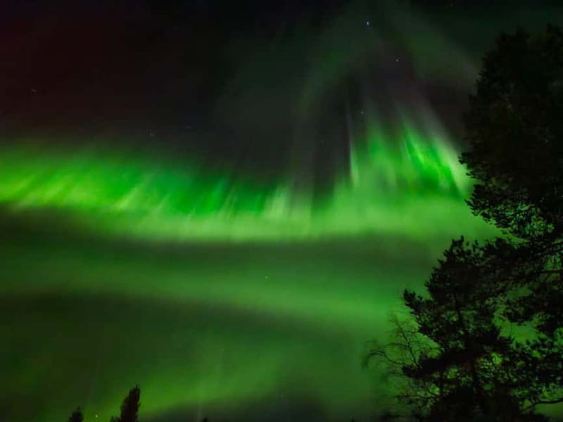 Rovaniemi: Northern Lights Hunters. Aurora + BBQ - Stop one: a snow-covered lake and open Arctic sky