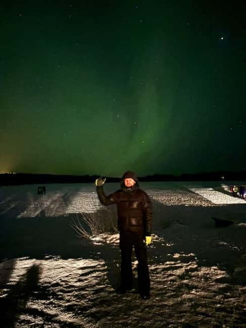 Rovaniemi: Northern Lights Hunters. Aurora + BBQ - Leaving Rovaniemi in a small, comfortable vehicle