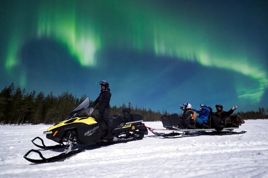 Rovaniemi: Northern Lights Sleigh Ride - Getting dressed for the Arctic