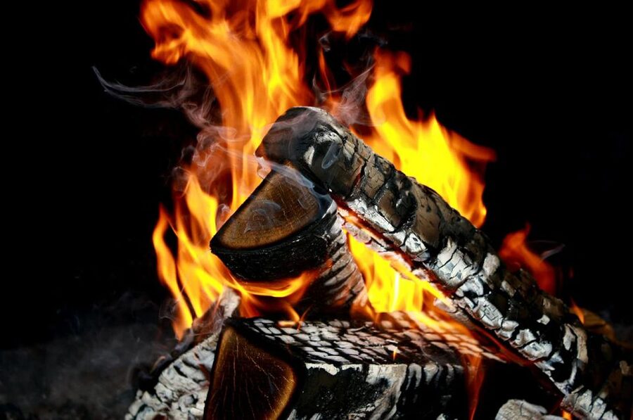 Rovaniemi: Northern Lights Snowmobile Hunt - Riding into the Arctic night from Rovaniemi