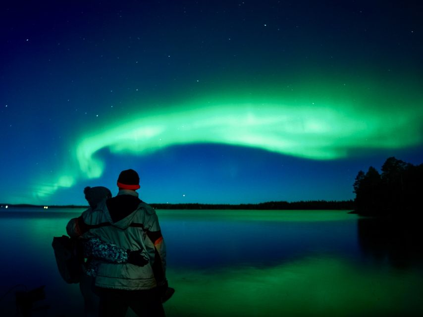 Rovaniemi: Northern Lights Tour with Guaranteed Sightings - When the Aurora finally breaks through
