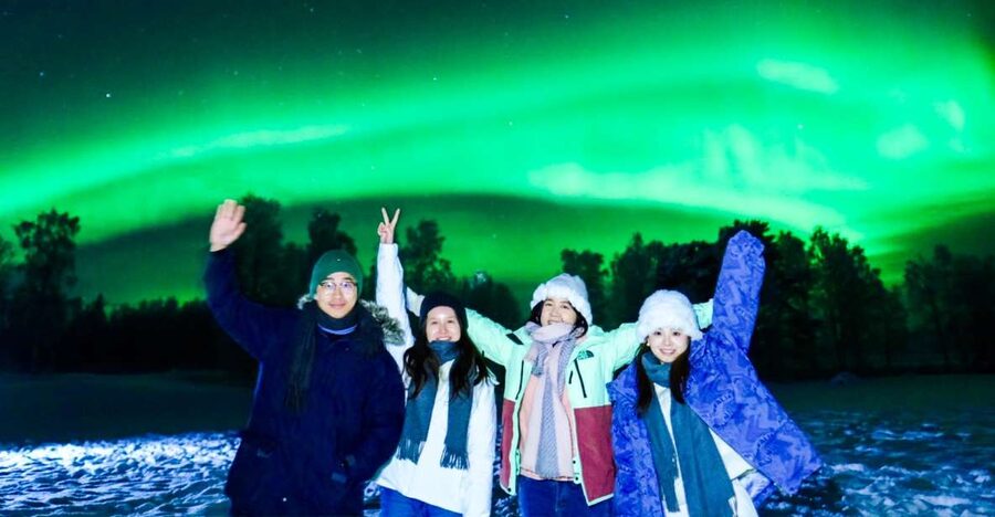 Rovaniemi: Northern Lights Tour with Guaranteed Sightings - The small-group difference