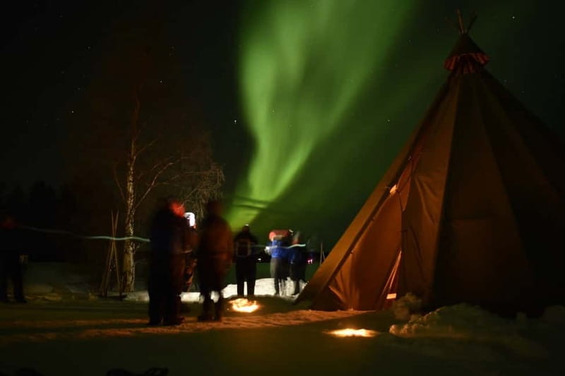 Rovaniemi: Snowtrain to Northern Lights Camp - The pickup from town or Santa Claus Village