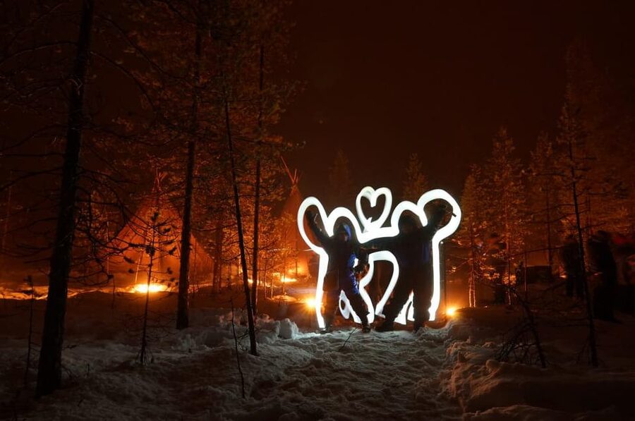 Saariselkä: Aurora Photo Tour by Car with Transfer & Drinks - What the Saariselkä aurora tour is really like