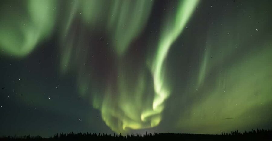 Saariselkä: Aurora Photo Tour by Car with Transfer & Drinks - Waiting under the Arctic sky