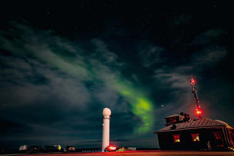 Saariselkä,Kakslauttanen: Aurora Hunting & Photography Tour. - Forecast checking can save your evening