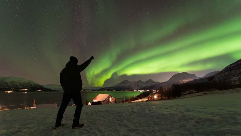 Tromsø: Aurora Safari Chase with Photos - Soup, stew, coffee, and a useful break from the cold