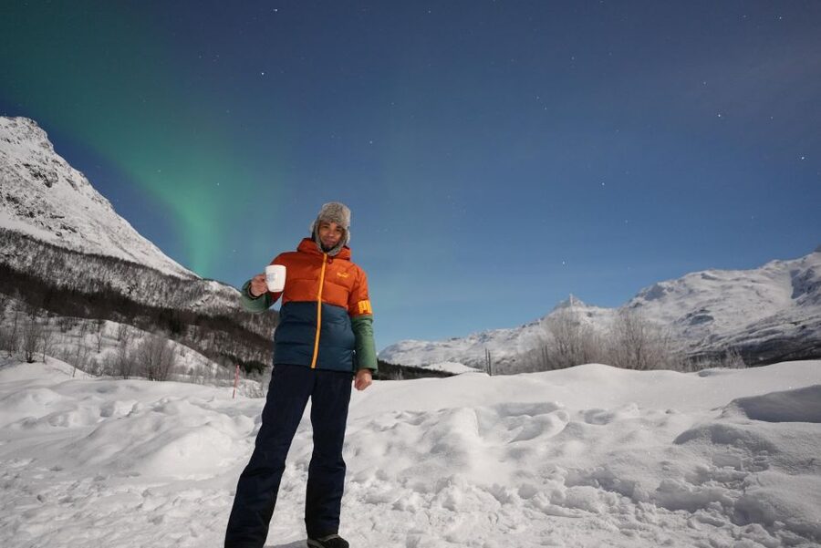 Tromsø: English/Spanish Aurora Pathfinder Tour with Photos - Chasing cloud gaps around Tromsø and beyond