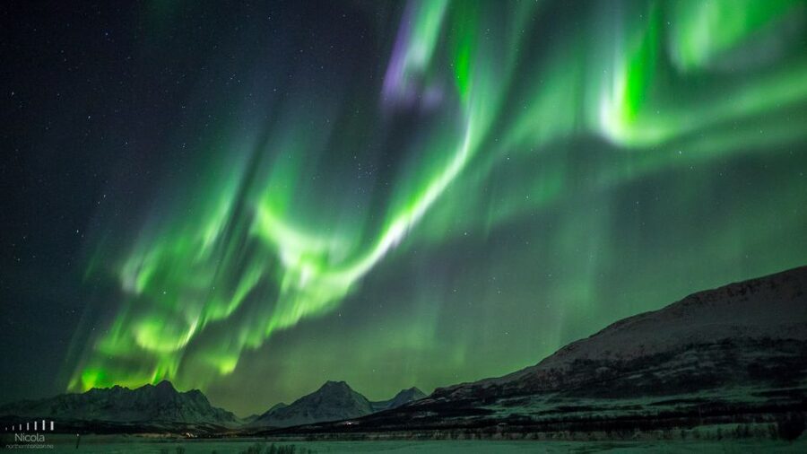Tromsø: Expert Aurora Hunt - Thermal Gear, Food, Campfire - The route through Troms County and beyond