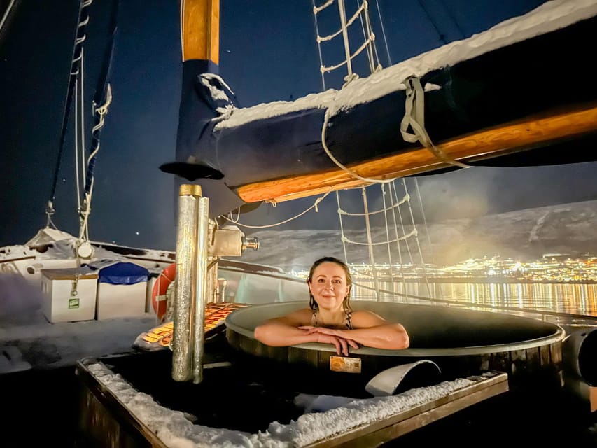 Tromso: Luxury Northern Lights Cruise with Hot Tub & Dinner - What this Tromsø cruise actually feels like