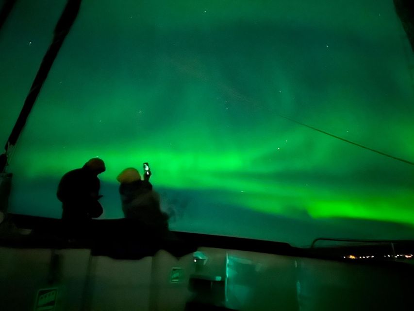 Tromso: Luxury Northern Lights Cruise with Hot Tub & Dinner - Cruising through Grindøysundet
