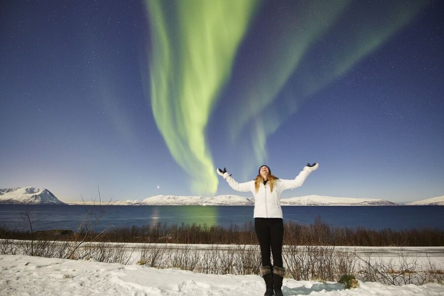 Tromso: Minivan Aurora Excursion with Pictures & Warm Suits - Chasing clear sky toward Finland