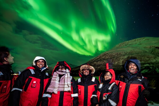Tromsø: Northern Lights by Minibus - Free Photos and Warm Dinner - Chasing clear skies beyond Tromsø