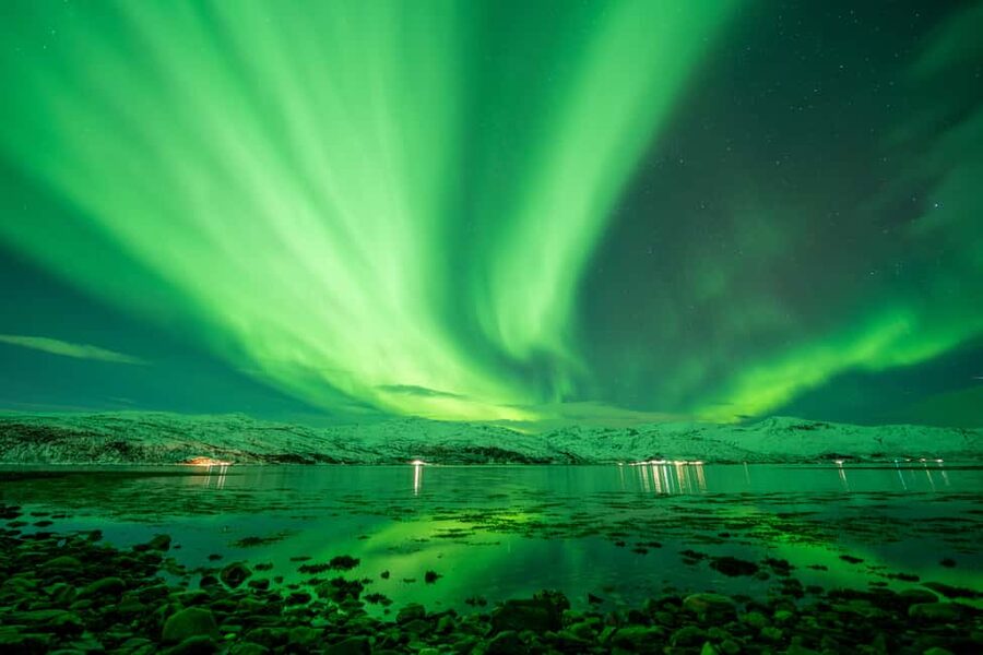 Tromsø: Northern Lights Chase, Local Guide, Foods & Pictures - Secret stops and four hours under Arctic skies