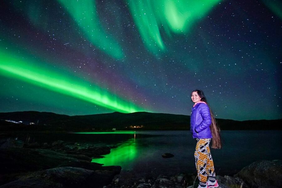 Tromsø: Northern Lights Chase with Photos and Bodysuits - Campfire, hot chocolate, and marshmallows
